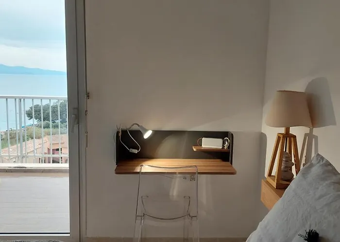 Un Balcon Sur La 아파트 아작시오